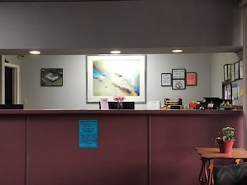 Budget Inn & Suites