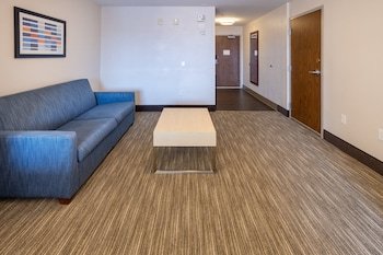 Holiday Inn Express Hotel & Suites Salisbury-Delmar