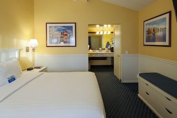 Monterey Bay Lodge
