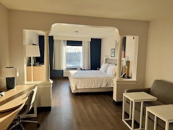 Spark by Hilton Woburn Boston