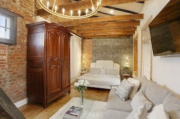 The Saint Philip Hotel