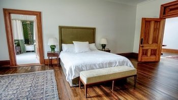 Mt Vernon Villa