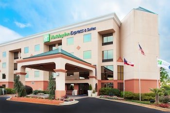 Holiday Inn Express & Suites Lawrenceville