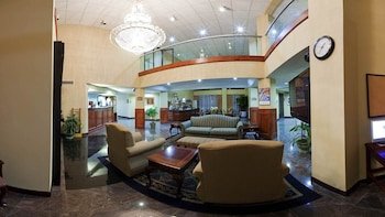 Holiday Inn Express & Suites Lawrenceville