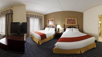 Holiday Inn Express & Suites Lawrenceville