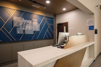 Holiday Inn Express & Suites Sulphur Springs