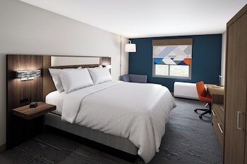 Holiday Inn Express & Suites Sulphur Springs
