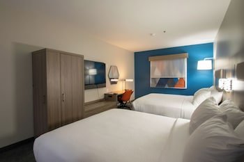 Holiday Inn Express & Suites Sulphur Springs