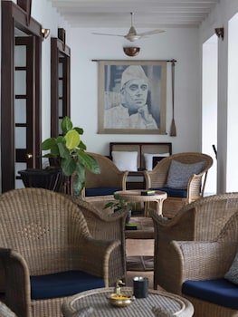Le Colonial