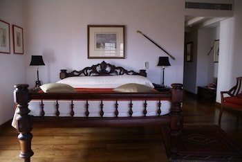 Le Colonial