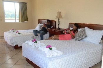 Lamanai Landings Hotel & Marina