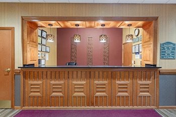 Best Western Plus Bradbury Inn & Suites