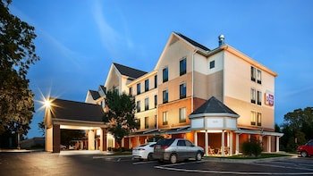 Best Western Plus Kalamazoo Suites
