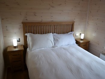 The Chiltern Lodges at Upper Farm Henton