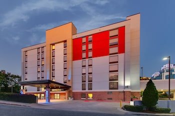 Holiday Inn Express Hotel & Suites Atlanta N-Perimeter Mall Area