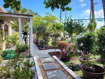 Barefoot Mailman Motel Lantana