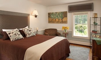 The Inn at Round Barn Farm