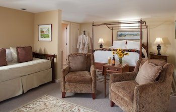 The Inn at Round Barn Farm