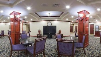 Holiday Inn Express & Suites Pampa