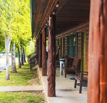 Bear Inn Resort