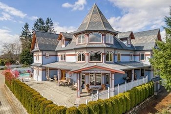 Mansion Inn Lake Stevens