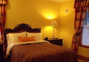 Mansion Inn Lake Stevens