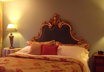 Mansion Inn Lake Stevens
