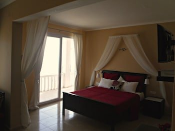 Galini Beach Studios And Penthouse