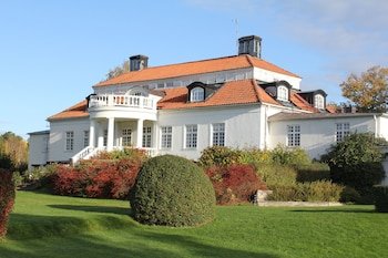 Liljeholmen Herrgard Hostel