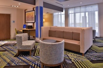 Holiday Inn Express & Suites Marshalltown