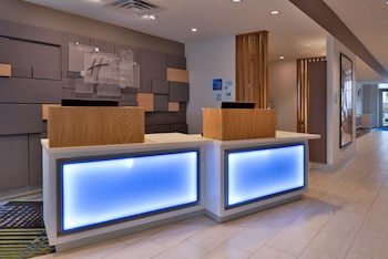 Holiday Inn Express & Suites Marshalltown