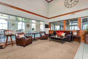 Buffalo Lodge & Oak Inn