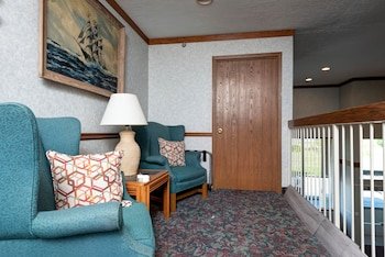 Buffalo Lodge & Oak Inn