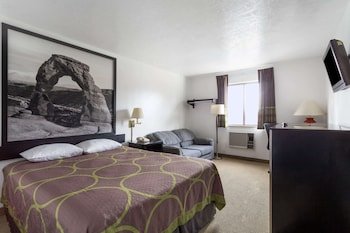 Super 8 by Wyndham Logan