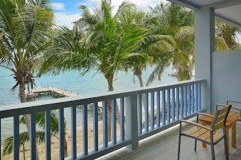 Parrot Cove Lodge