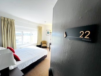 Springfield Hotel