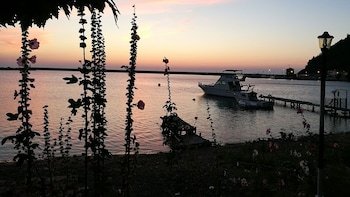 Yali Hotel