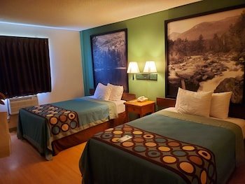 Super 8 by Wyndham Ticonderoga