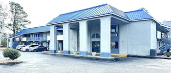 Rodeway Inn & Suites Plymouth Hwy 64