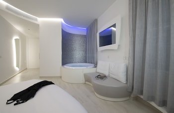 AHD Rooms