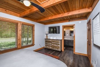 Mountain Crest Villa House