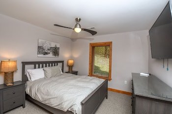 Mountain Crest Villa House