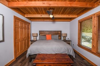 Mountain Crest Villa House