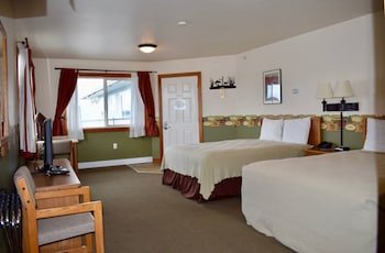 Longliner Lodge & Suites
