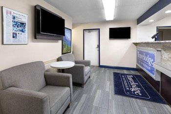 Travelodge by Wyndham Madison Heights MI