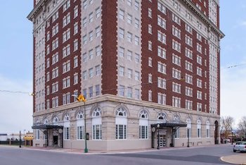 DoubleTree by Hilton Hotel Utica