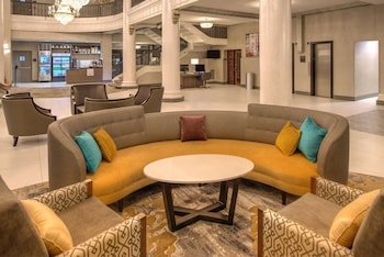 DoubleTree by Hilton Hotel Utica