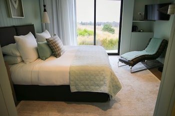 The Kinloch Manor & Villas