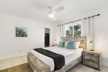 Alani Bay Luxury Condos