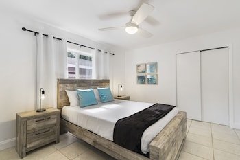 Alani Bay Luxury Condos